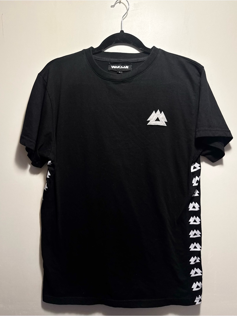 Wakaan Black Short-Sleeve Logo Tee